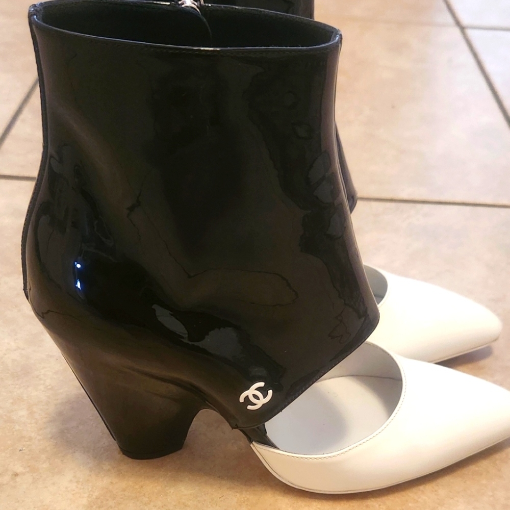 CHANEL Black and White Heeled Boots